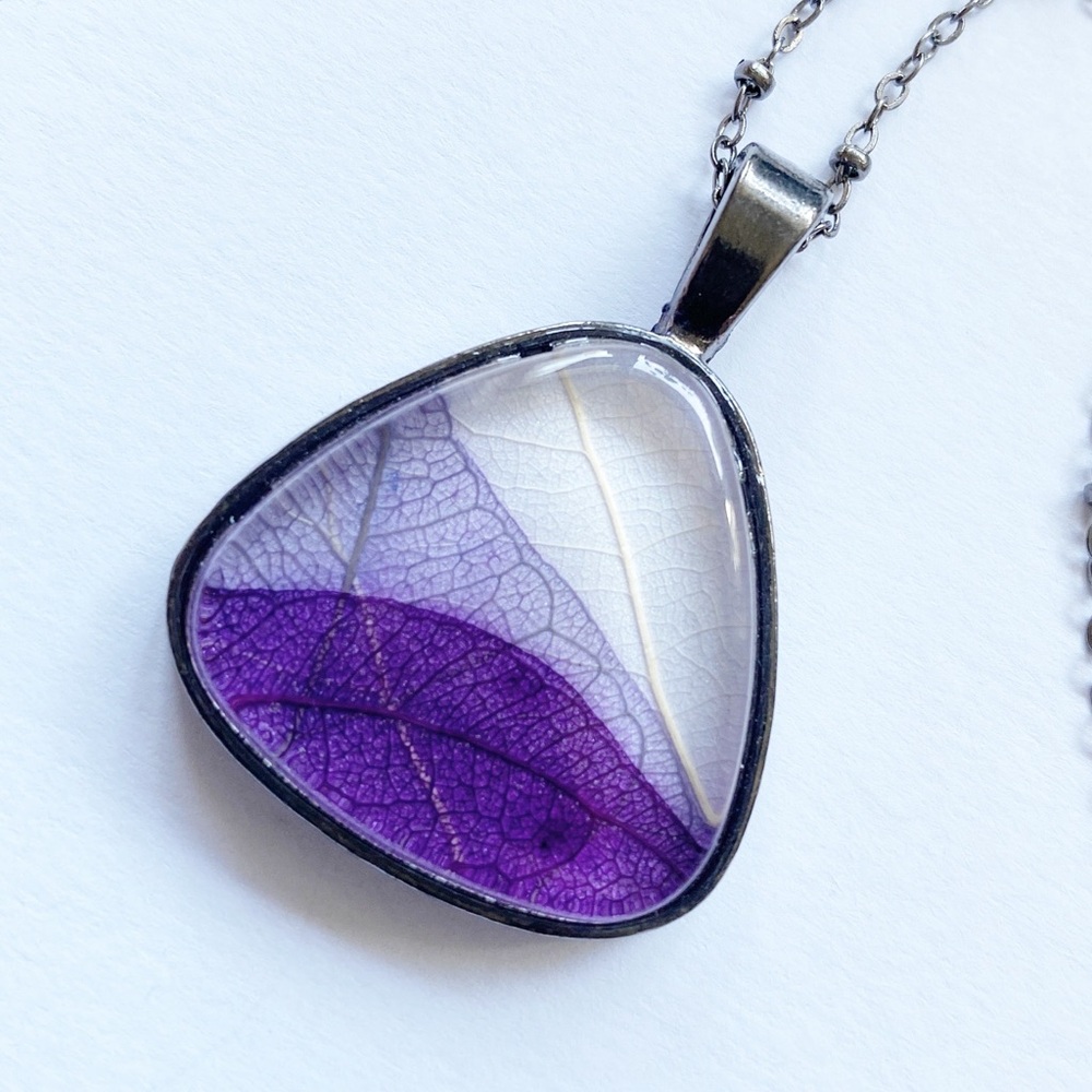 Beautiful Handmade Real Pressed Leaf Necklace Set in a Triangle Setting - Picture 3 of 3
